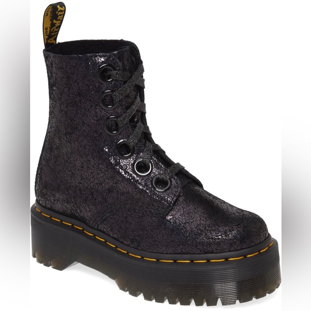 Dr. Martens Molly crackle Boots
